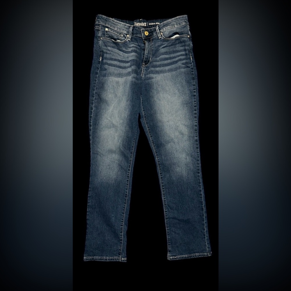 Signature by Levi Strauss & Co. Modern Slim Jeans - Women’s Size 14M (32x32)